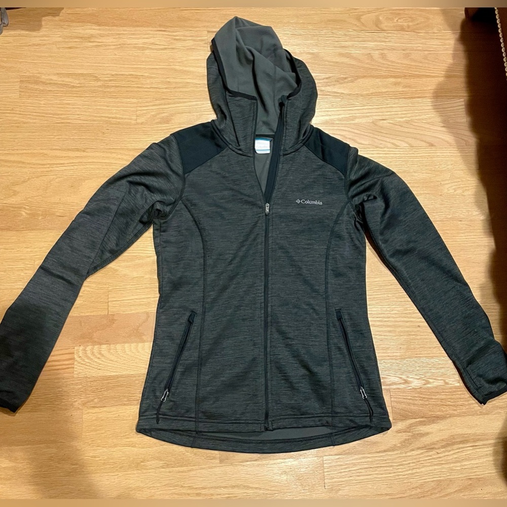 Columbia light jacket size small